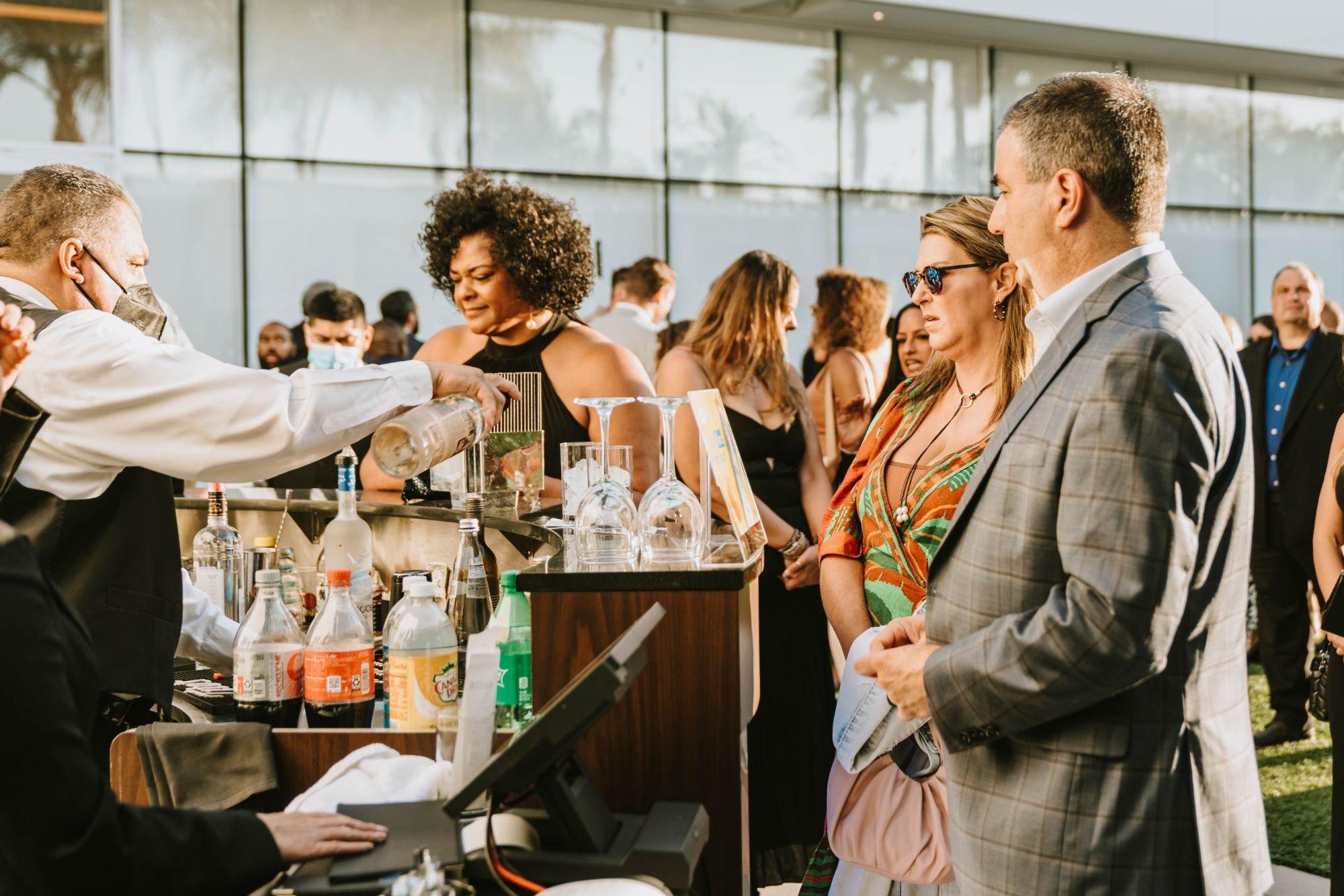 carousel-hero-element image-14