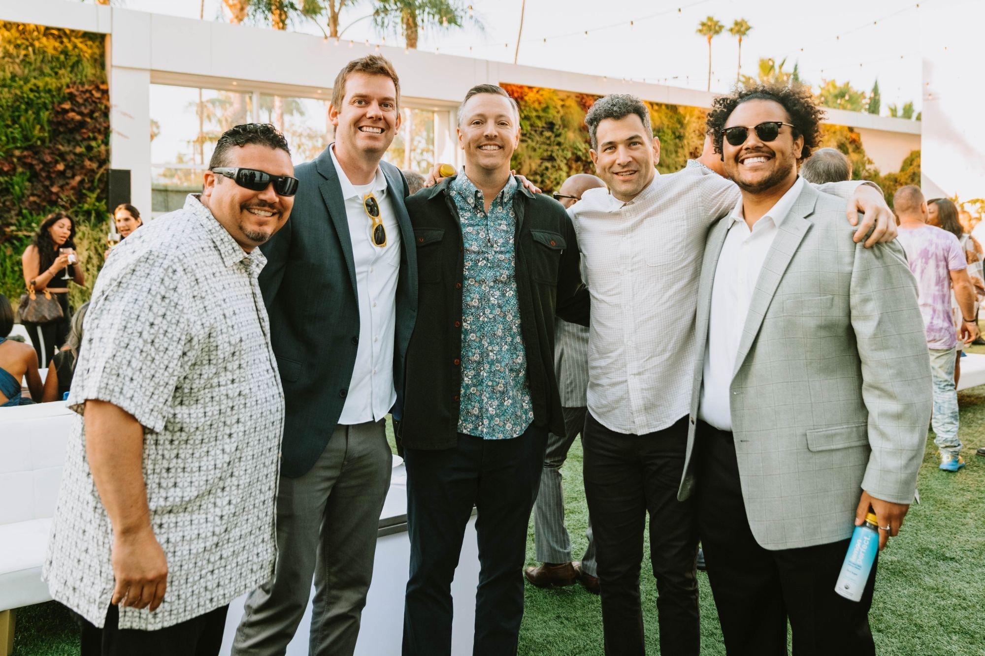 carousel-hero-element image-16